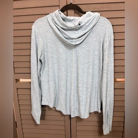 Old Navy Active Breathe On Light Blue Hoodie with Thumb Holes Size Small - Picture 3 of 5